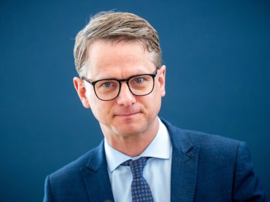 Deutschland: Linnemann: Einigung bei Bürgergeld und Wehrdienst bis Donnerstag - Politik - SZ.de