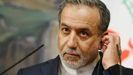News zu Iran: Iran reagiert misstrauisch auf Trumps Verlängerung der Waffenruhe - Politik - SZ.de