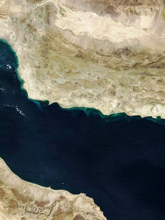 News zu Iran: USA: US-Blockade der Straße von Hormus in Kraft getreten - Politik - SZ.de