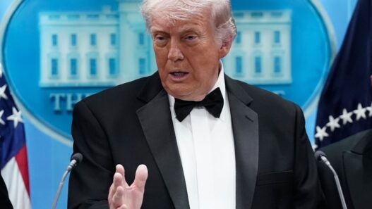 USA News: Trump: Schütze drang nicht in den Festsaal ein - Politik - SZ.de