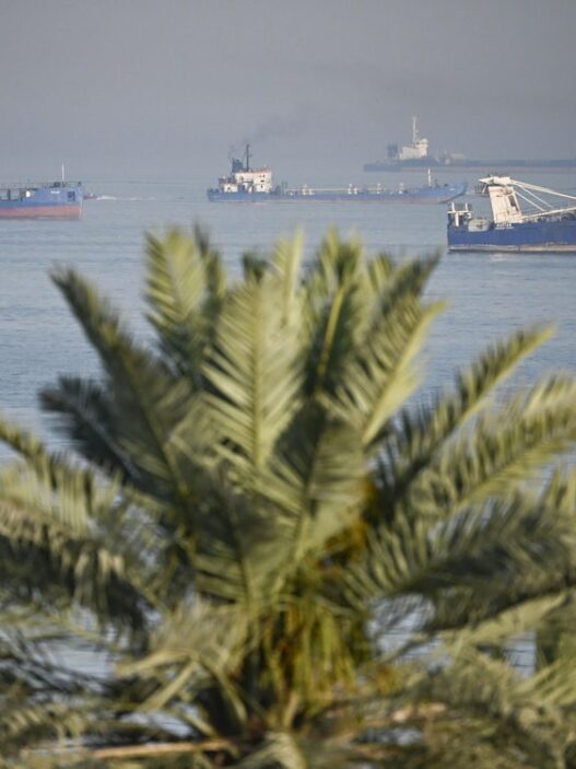 Iran News: USA feuern auf iranische Öltanker – Trump erwartet heute Antwort auf Friedensvorschlag - Politik - SZ.de
