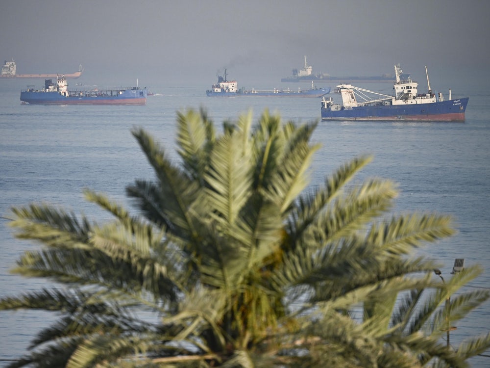 Iran News: USA feuern auf iranische Öltanker – Trump erwartet heute Antwort auf Friedensvorschlag - Politik - SZ.de