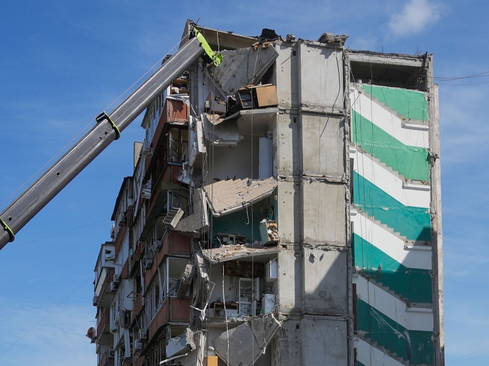 Ukraine News: 24 Tote nach russischem Angriff auf Wohnhaus in Kiew - Politik - SZ.de