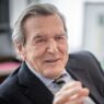 Ukraine News: Bundesregierung weist Putins Schröder-Vorschlag als „Scheinangebot“ zurück - Politik - SZ.de