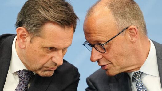 Neues zur Bundesregierung- Entlastung klammer Kommunen: Bund einigt sich mit Ländern auf Finanzreform - Politik - SZ.de