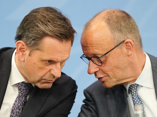 Neues zur Bundesregierung- Entlastung klammer Kommunen: Bund einigt sich mit Ländern auf Finanzreform - Politik - SZ.de