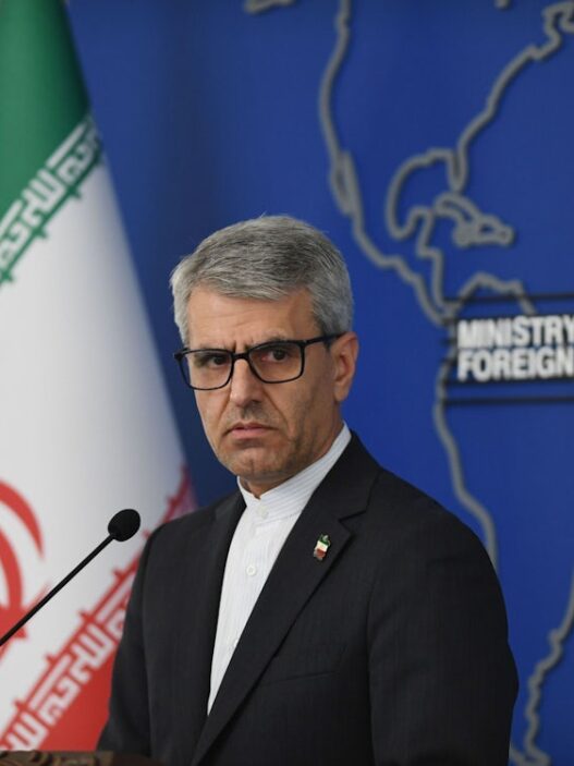 News zu Iran: Teheran dämpft Erwartungen an rasches Friedensabkommen mit USA - Politik - SZ.de