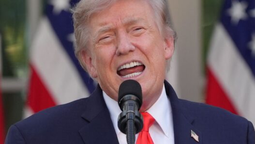 USA News: Wegen Digitalsteuer-Plänen: Trump droht Europäern mit Zöllen in Höhe von 100 Prozent - Politik - SZ.de