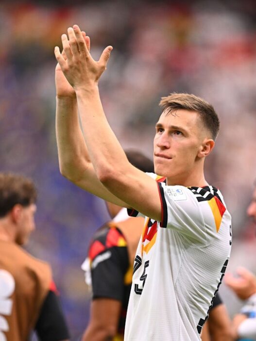 WM 2026: Schlotterbeck soll Mannschaft zum Spiel gegen Ecuador begleiten - Sport - SZ.de