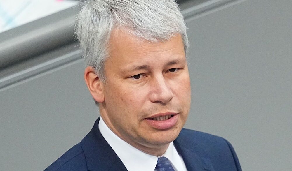 Neues zur Bundespolitik: Steffen Bilger soll neuer Verkehrsminister werden - Politik - SZ.de