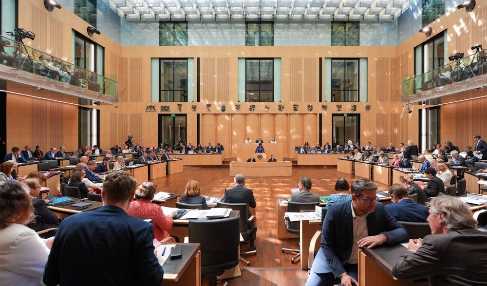 Neues zur Bundesregierung: Grünes Licht für Krankenkassen-Reform im Bundesrat - Politik - SZ.de