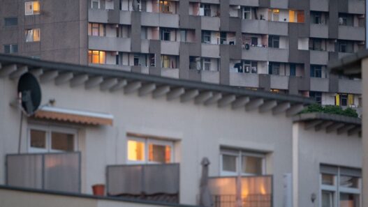 Neues zur Bundesregierung: Union will Lockerungen beim Mieterschutz - Politik - SZ.de