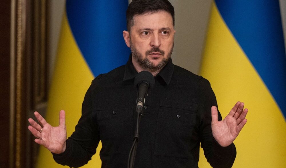 Ukraine News: Selenskij entlässt Armeechef Olexander Syrskyj - Politik - SZ.de