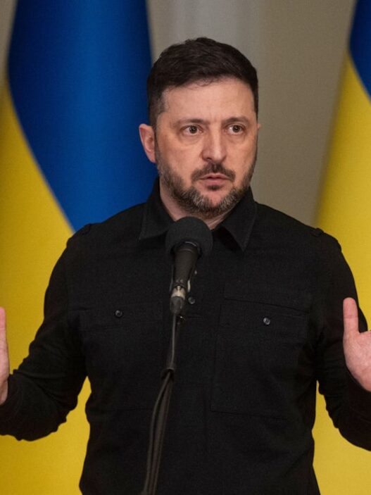 Ukraine News: Selenskij entlässt Armeechef Olexander Syrskyj - Politik - SZ.de