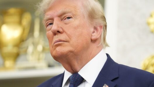 Ukraine News: Trump möchte wohl Gespräche mit Selenskij über Kriegsende führen - Politik - SZ.de