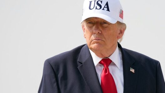 USA News: Trump bezeichnet Deutschlands Nato-Ausgaben als „lächerlich“ - Politik - SZ.de
