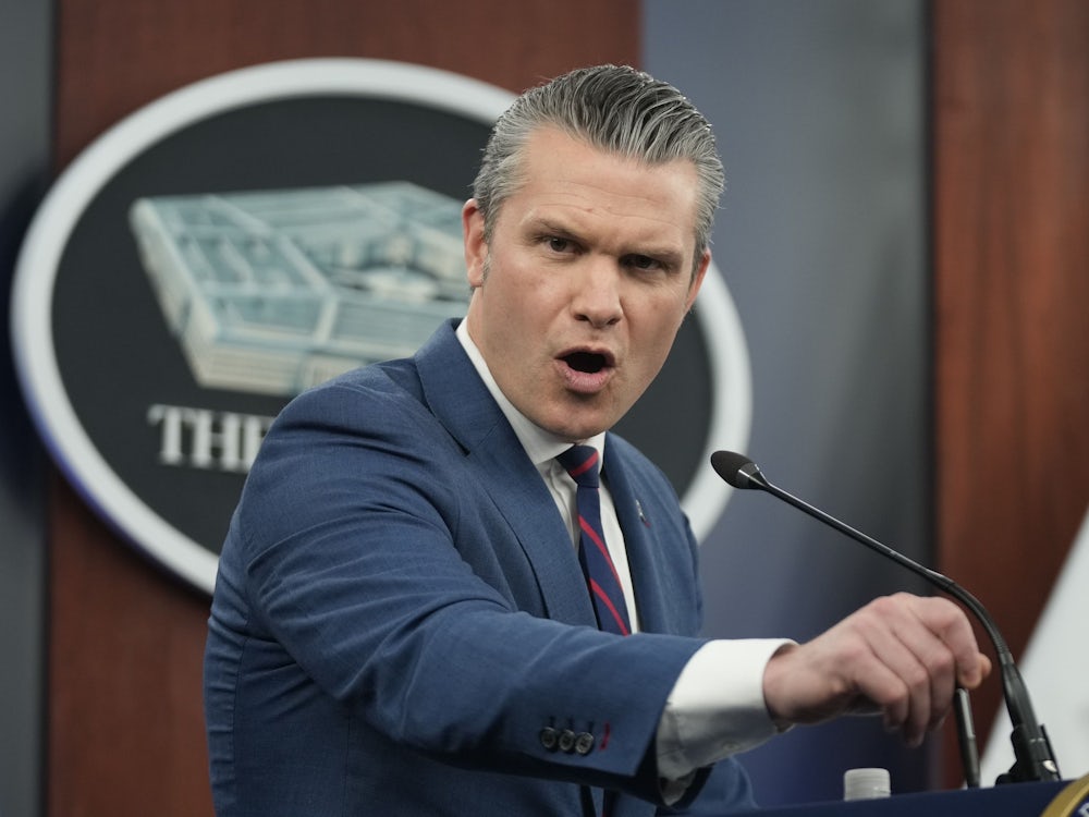 USA News: Verteidigungsminister Hegseth kündigt Testosteron-Test für Soldaten ab 30 an - Politik - SZ.de