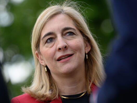 Bundespolitik: Kanzleramtschefin spricht von „gemeinsamer Kraftanstrengung“ vor Kabinettsklausur - Politik - SZ.de