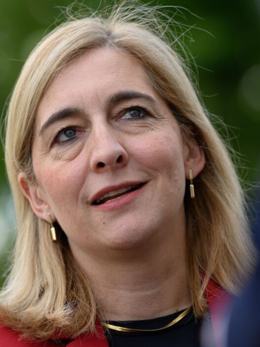 Bundespolitik: Kanzleramtschefin spricht von „gemeinsamer Kraftanstrengung“ vor Kabinettsklausur - Politik - SZ.de