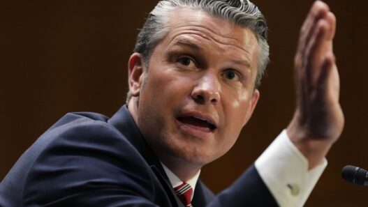 USA News: Hegseth weist Bericht über schwindendes Abwehrarsenal zurück - Politik - SZ.de