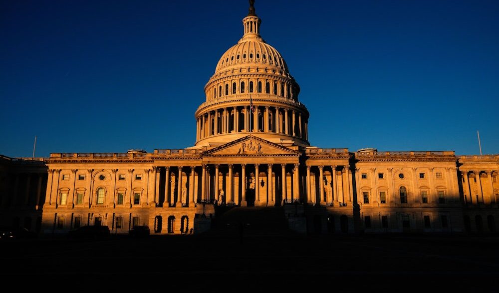 USA News: US-Senat stimmt für Gesetz zu Russland-Sanktionen - Politik - SZ.de