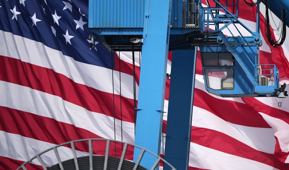USA News: Von Demokraten regierte Bundesstaaten klagen gegen neue Trump-Zölle - Politik - SZ.de