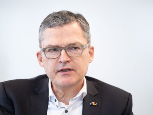 Bundespolitik: Kiesewetter: Maßnahmen gegen Russland reichen nicht - Politik - SZ.de