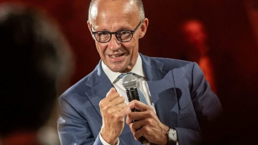 Newsblog zur Bundespolitik: CDU-Ministerpräsidenten stellen sich hinter Bundeskanzler - Politik - SZ.de