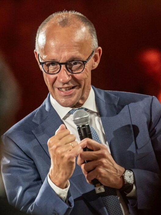 Newsblog zur Bundespolitik: CDU-Ministerpräsidenten stellen sich hinter Bundeskanzler - Politik - SZ.de