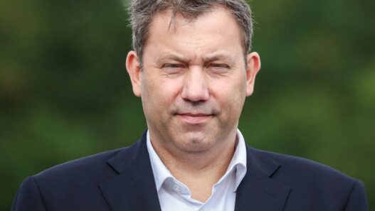 Newsblog zur Bundespolitik: Klingbeil: EU-Kommission muss bei Übergewinnsteuer „in die Puschen kommen“ - Politik - SZ.de
