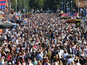 Oktoberfest-News 2026: Zweiter Wiesn-Tag steht an - Trachtenzug zur Theresienwiese - München - SZ.de