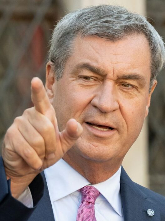 Söder: CSU wird Kanzler Merz „auf keinen Fall“ stürzen - Politik - SZ.de