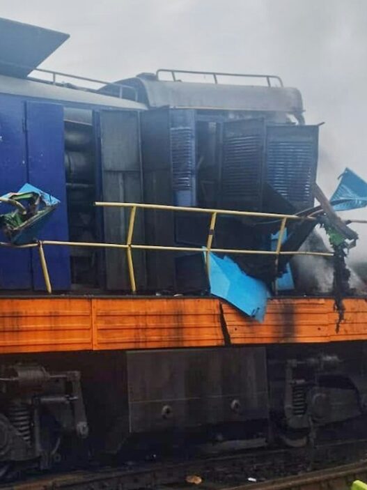 Ukraine News: Russland greift Zug an – britischer Ex-Premier Johnson in der Nähe - Politik - SZ.de