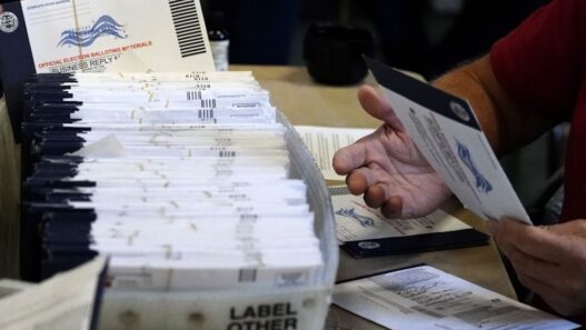 USA News: Trump ruft im Streit um Briefwahl erneut Supreme Court an - Politik - SZ.de