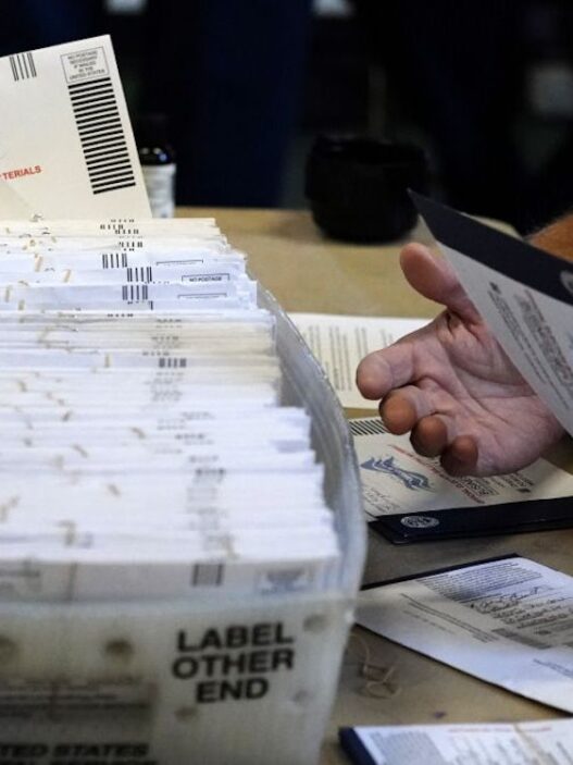 USA News: Trump ruft im Streit um Briefwahl erneut Supreme Court an - Politik - SZ.de
