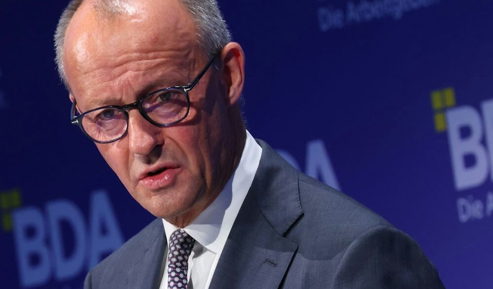 Bundesregierung: Merz: „Ich habe nicht Absicht, Liebling der Nation zu werden“ - Politik - SZ.de