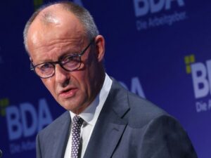Bundesregierung: Merz: „Ich habe nicht Absicht, Liebling der Nation zu werden“ - Politik - SZ.de