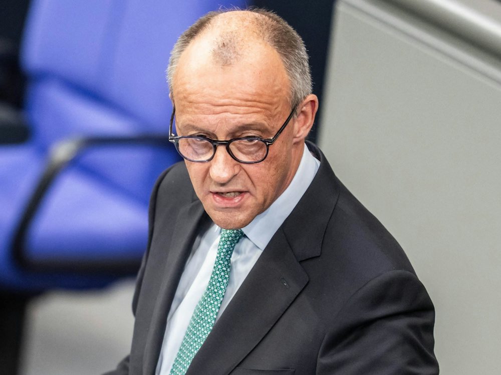 Bundesregierung: Merz: Ukraine-Hilfe nicht zulasten von Sozialausgaben - Politik - SZ.de