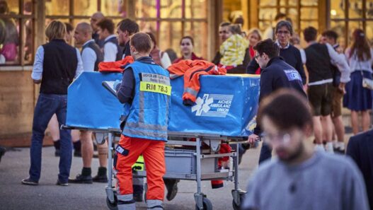 Oktoberfest-News 2026: Mehr als 600 Sanitäter-Einsätze am letzten Tag – Wiesn-Mitarbeiter nach Unfall außer Lebensgefahr - München - SZ.de