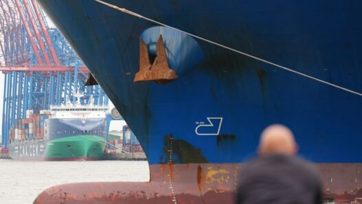 Wegen Sicherheitsbedenken: Bund verbietet Verkauf von Logistikfirma an Chinesen - Politik - SZ.de
