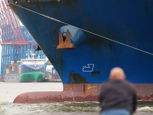 Wegen Sicherheitsbedenken: Bund verbietet Verkauf von Logistikfirma an Chinesen - Politik - SZ.de